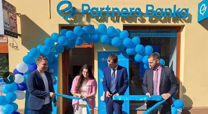 V České Lípě otevřel Michal Farský první pobočku Partners Banky