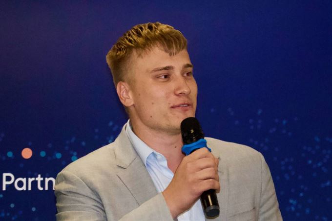 V kanceláři Jana Nachtmanna se manažerem se nejdřív musíte stát, aby se to mohlo propsat do Prometea