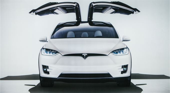 Tesla – geniální nápady nemusí znamenat zisk