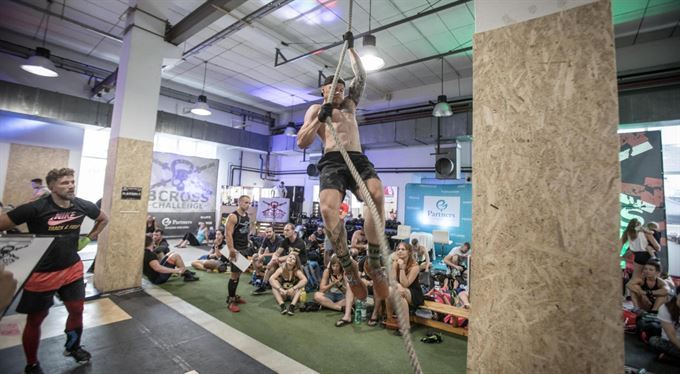 CrossFit závodníci poměřili síly ve vodě i na suchu
