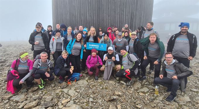 Na Sněžce jako v nebi a hříšný tanec ve Špindlu: Osmý teambuilding Jitky Lucbauerové